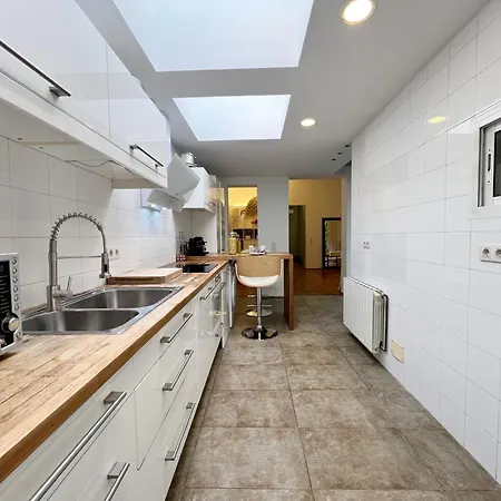 Loft Sagrada Familia Apartment *